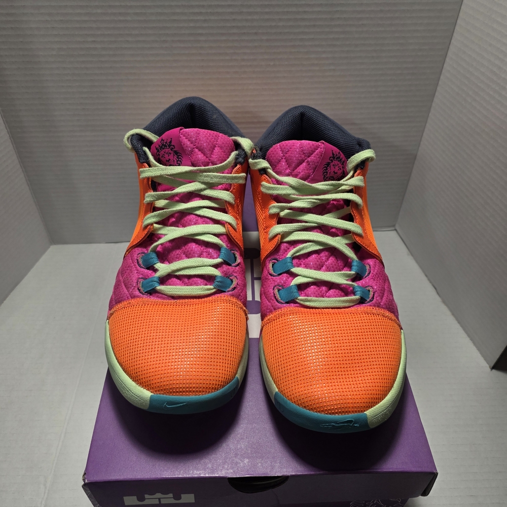 LeBron WITNESS VIII 8 Basketball Orange Pink Blue Teal Size 10 Men EUC W/Box